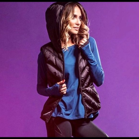 Blanc Noir Mesh Inset Puffer Down Vest - Picture 2 of 16